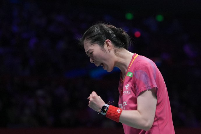 如意体育-高昉洁宣布退役，长文告别羽毛球生涯|中国羽毛球队|地胶|球拍|冠军|队员_新浪体育_新浪新闻